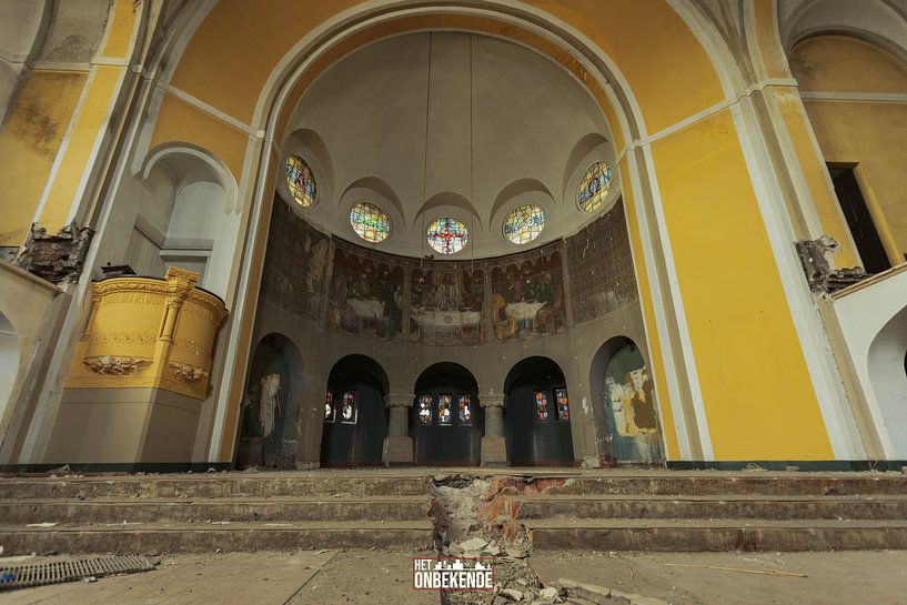 Ancien autel de l'église. par Het Onbekende