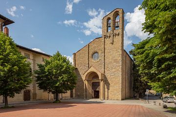 Basilica San Domenico in de stad Azerro in Italië