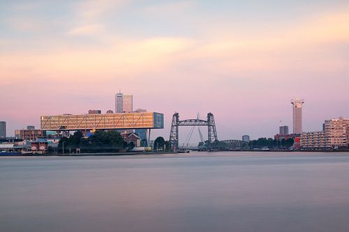 Skyline Rotterdam in de ochtend