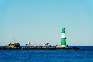 Mole an der Ostseeküste in Warnemünde.