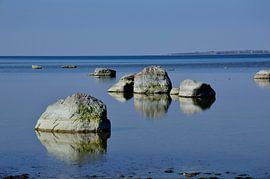 Scattered rocks by Frank's Awesome Travels