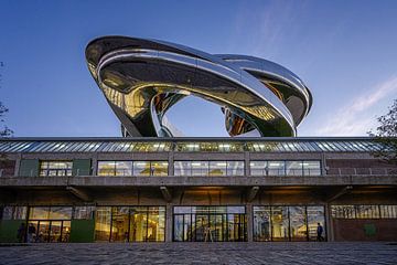 De Tornado, op het dak van het FENIX Museum van Leon Okkenburg