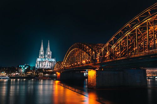 Keulse kathedraal 's nachts