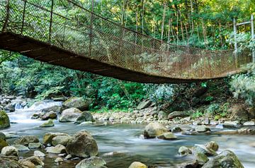 Brücke über einen Wasserlauf von Richard Guijt Photography