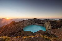 Zonsopgang aan het Kelimutu kratermeer