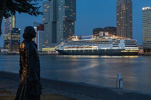 Le bateau de croisière MS Rotterdam pour la dernière fois au port de croisière de Rotterdam sur MS Fotografie | Marc van der Stelt