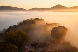 Altdahn castle massif in the morning fog by Jiri Viehmann