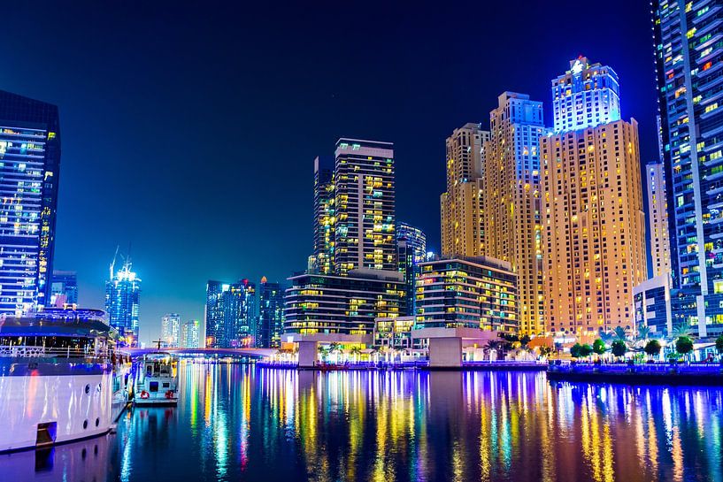 Dubai by Hello Pompoyo