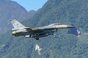 RoCAF Lockheed Martin F-16A Fighting Falcon.