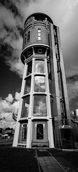 Watertoren gerestaureerd in moderne stijl