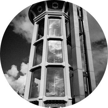 Watertoren gerestaureerd in moderne stijl van Jack Vermeulen