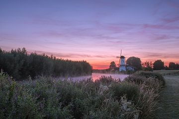 Windmühle De Vlinder am Fluss Linge in der Betuwe von Moetwil en van Dijk - Fotografie