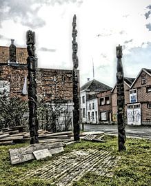 Urbex totempaal by Fatima Maria Mernisi