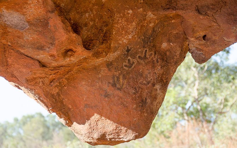 Uluru by Pieter van der Zweep