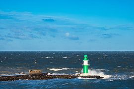 Mole an der Ostseeküste in Warnemünde von Rico Ködder