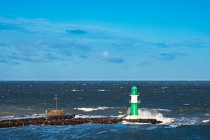 Mole an der Ostseeküste in Warnemünde