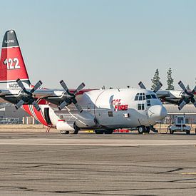 Cal Fire Lockheed HC-130H Hercules Feuerlöschflugzeug. von Jaap van den Berg