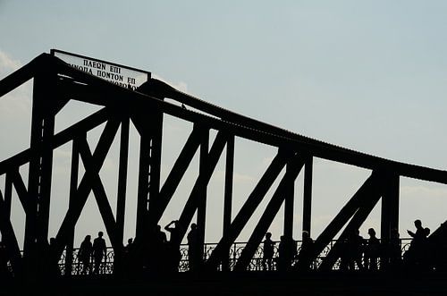 Oude brug silhouette