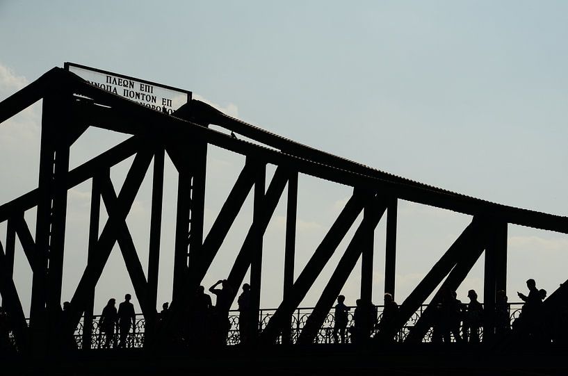 Oude brug silhouette van Christopher Lewis