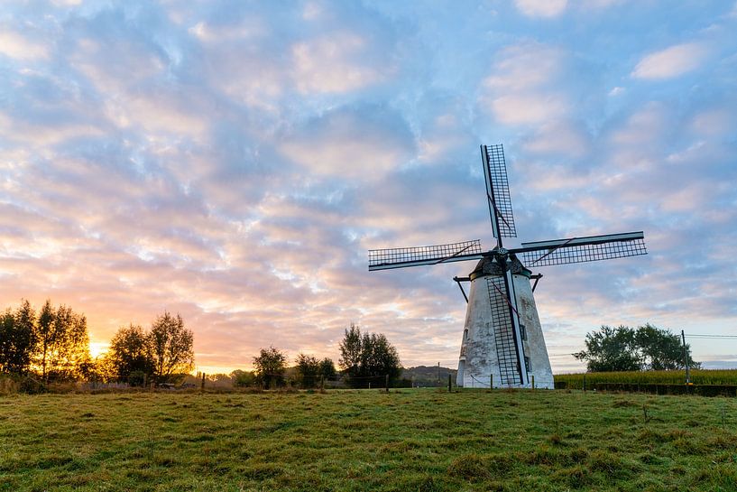 A beautiful windmill from Brakel by Marcel Derweduwen