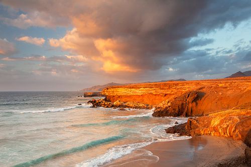 Dramatic sunset by the sea