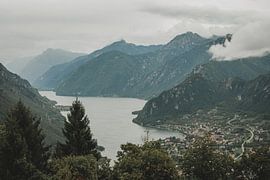 Lake Idro by Paulien van der Werf