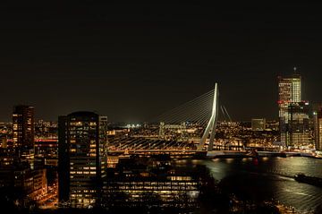 Erasmusbrug by night van In Your Light Fotografie