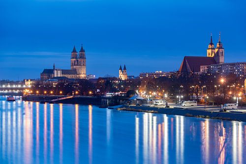 Maagdenburg op het blauwe uur