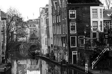 Black and white photo of the Oudegracht and canal houses in Utrecht by Phillipson Photography