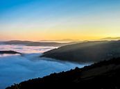 Zonsopgang in de bergen van Galicië van Martina Weidner thumbnail