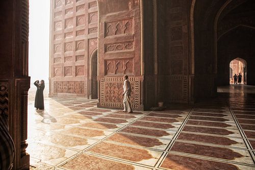 India. Taj Mahal Indisch paleis. Islam architectuur. Deur naar de moskee