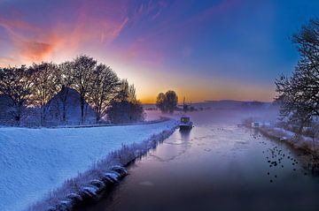 Winterglow sunset van Marc Hollenberg