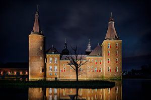 Kasteel Hoensbroek by night van Carola Schellekens