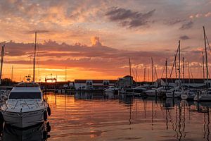 Zonsondergang in haven Port Zélande Ouddorp