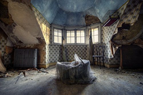 Urbex - Baby wieg sur Angelique Brunas