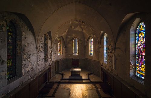 Chapelle abandonnée en décomposition.