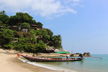 Ko Pha Ngan - Paradise beach Thai island by Charrel Jalving