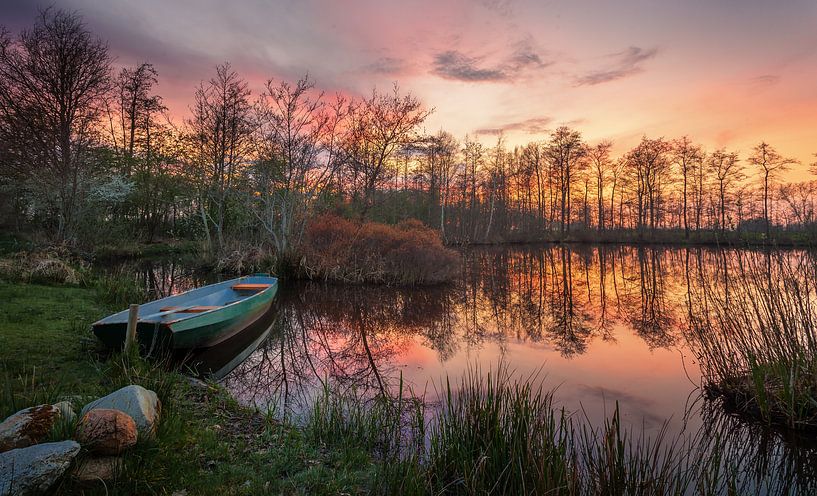 Boot bei Sonnenuntergang von Martijn van Dellen