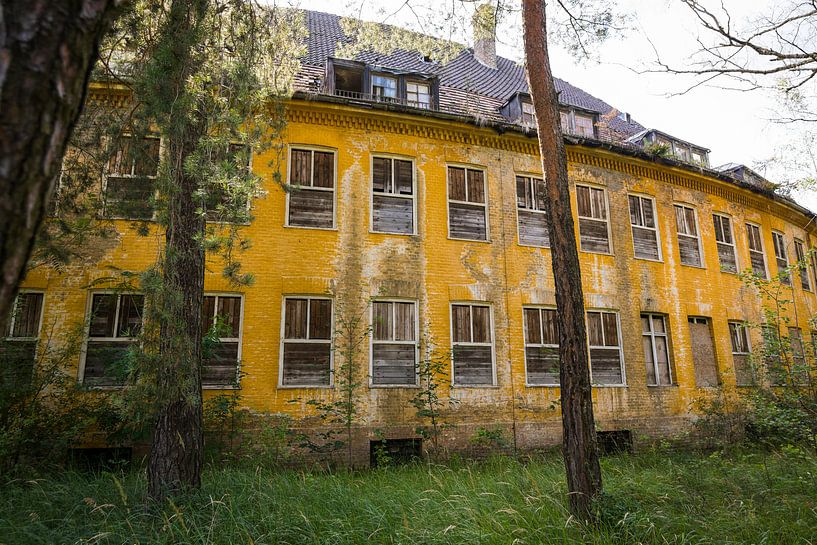 Abandoned Russian barracks in Germany, urbex exterior by Ger Beekes