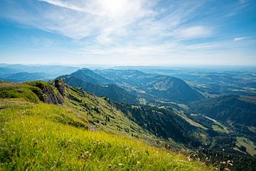 Uitzicht op Oberstaufen vanaf de Hochgrat van Leo Schindzielorz