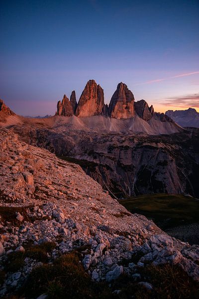 Sonnenuntergang über den Drei Zinnen und den Dolomiten von Leo Schindzielorz