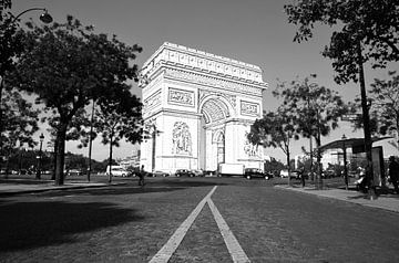 The sketch of the Arc De Triomphe - Paris, France by Be More Outdoor