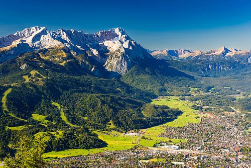 Panorama vom Wank auf das Wettersteingebirge mit Zugspitze