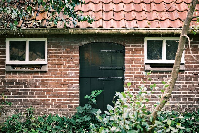 Stalltür eines Bauernhauses in Achterhoek | Niederlande | Straßenfotografie von Diana van Neck Photography