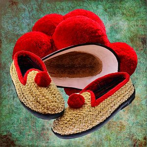 Bollen hoed en strooien schoenen van Ingo Laue