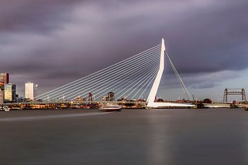 De mooie en indrukwekkende skyline van Rotterdam II van Miranda van Hulst