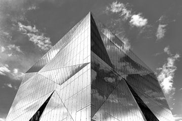 The Cube Berlin in black and white by Ilya Korzelius