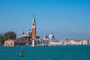 Gezicht op het eiland van San Giorgio Maggiore in Venetië, Italië van Rico Ködder