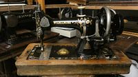 Een naaimachine in het museum