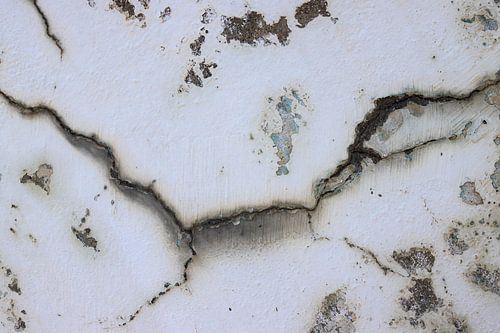 Wall with crack